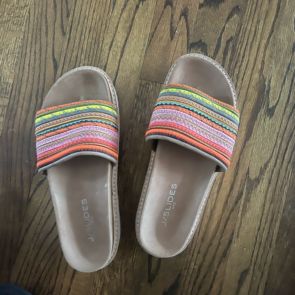 J/SLIDES Red and Pink Casual Sandals Vibrant Striped Design